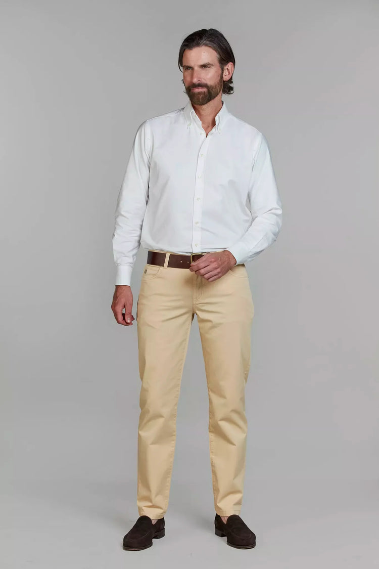 Eton vit skjorta slim fit herr med beige chinos och brun bälte
