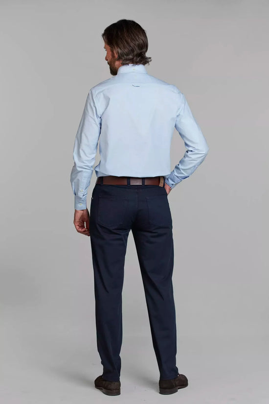 Eton ljusblå skjorta slim fit herr med mörkblå byxor