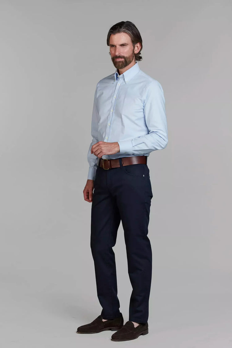 Eton ljusblå skjorta slim fit herr med mörkblå byxor