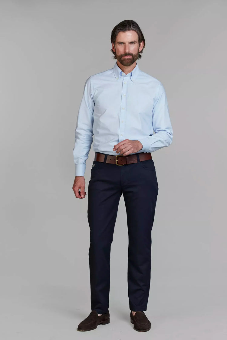 Eton ljusblå skjorta slim fit herr med mörkblå byxor