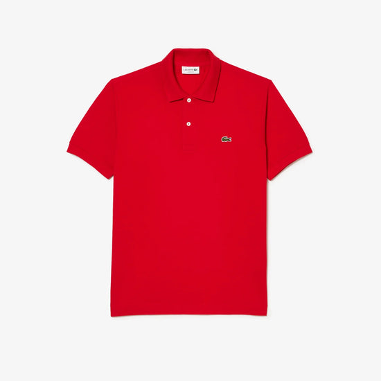 Röd pikétröja herr, klassisk passform, krage och kort ärm, broderad logotyp