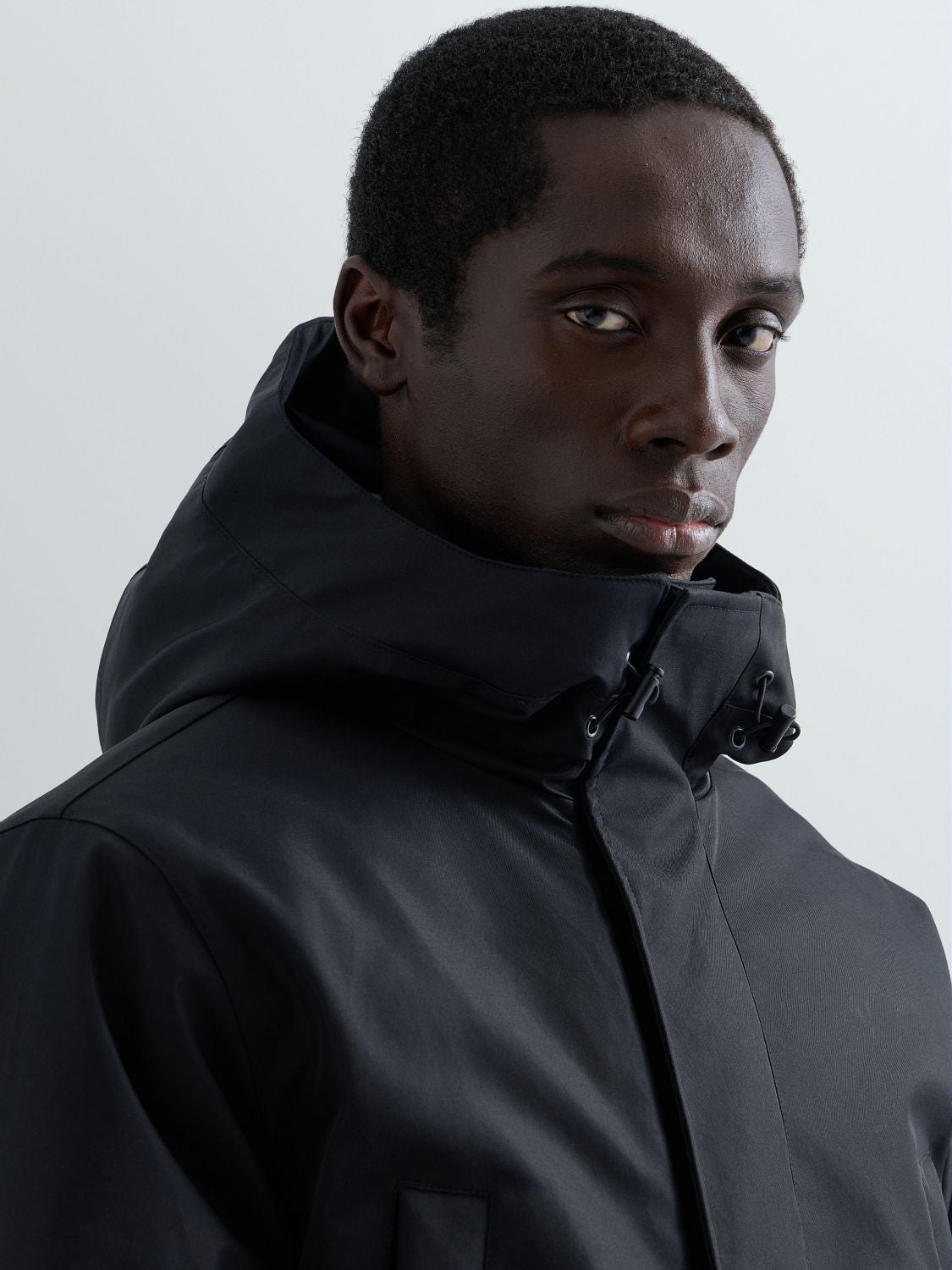 Parka med huva och fickor - Svart – bild 5