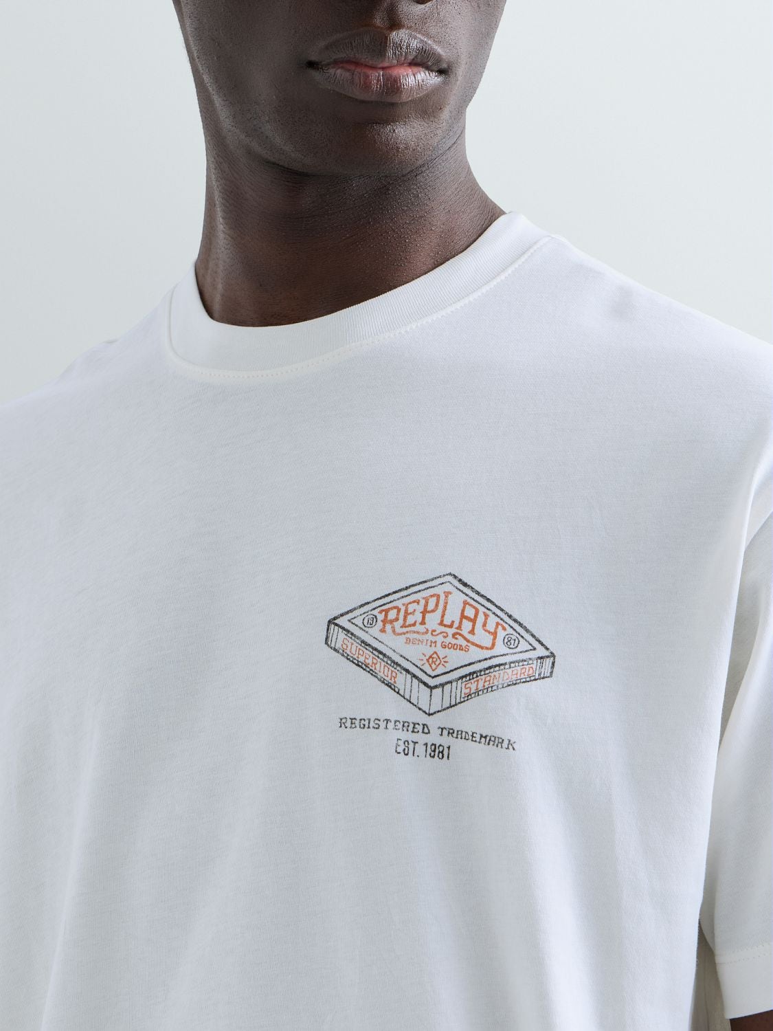 Relaxed fit T-shirt med industritryck - Gardenia – bild 5