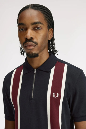 Fred Perry marinblå pikétröja herr med röda och vita ränder och dragkedja