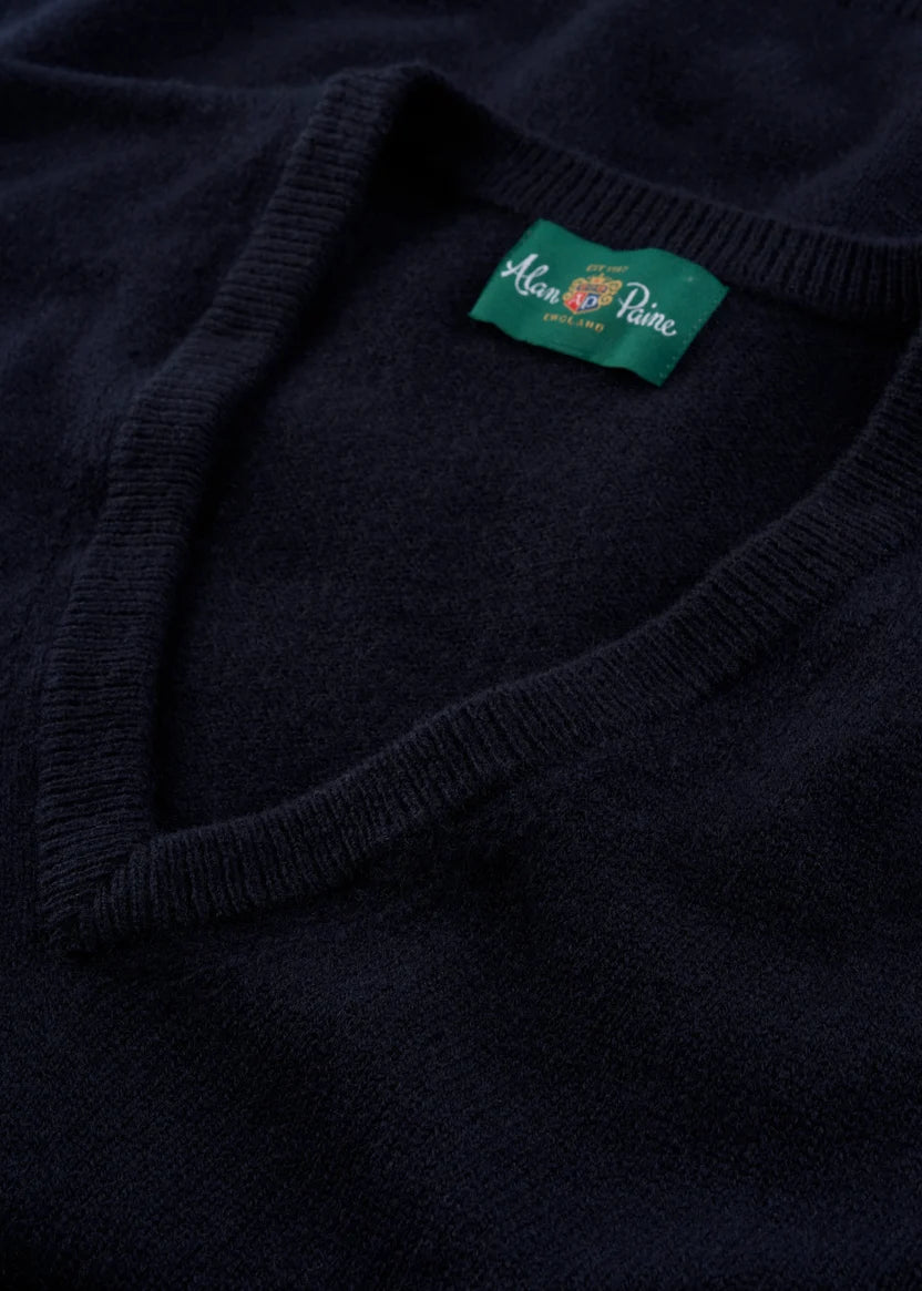 Norfolk Lambswool V-Neck Slipover - Navy