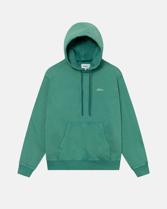 Grön hoodie för herr med magficka och dragsko, avslappnad passform mot vit bakgrund.