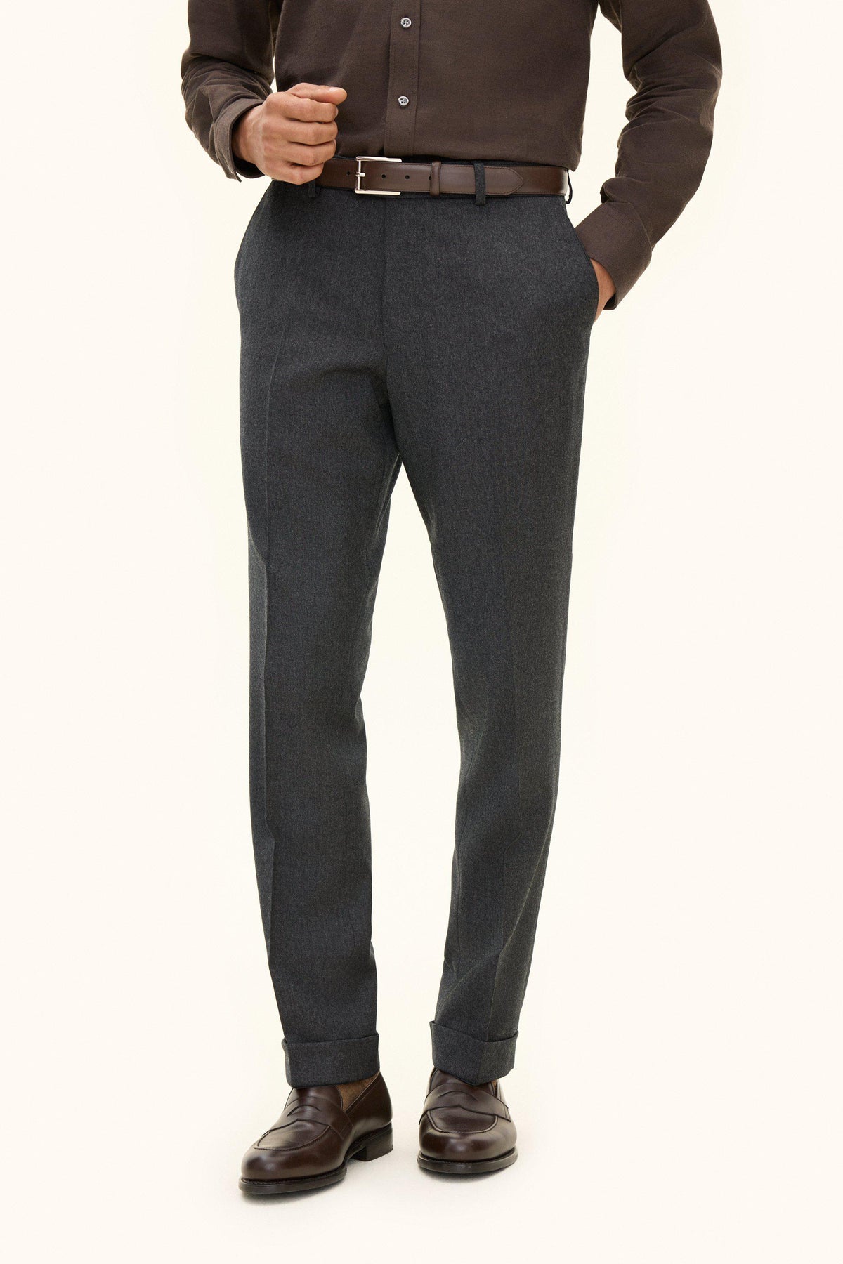 Dandy Regular Fit Flanellbyxor - Mörkgrå – modellbild