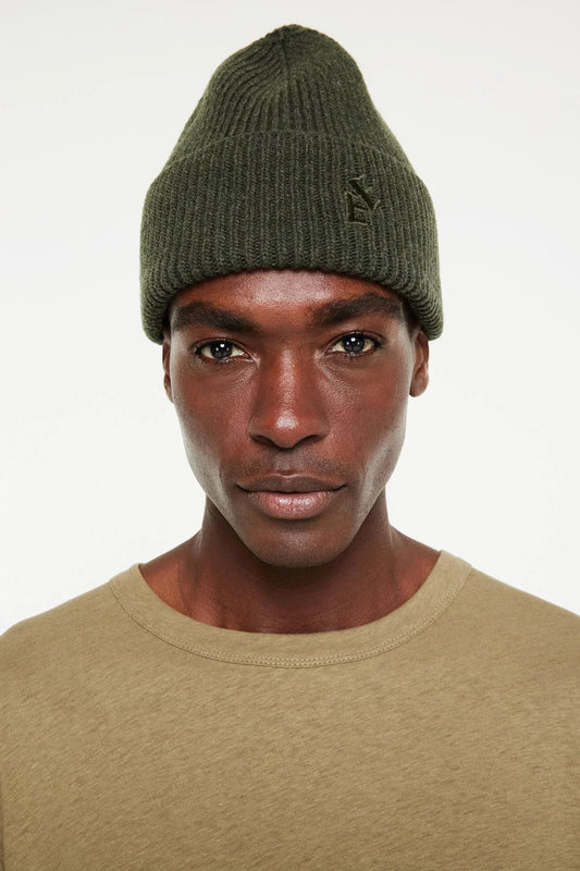 Rib hat herr mössa i mörkgrön stickad design – Holmens Herr
