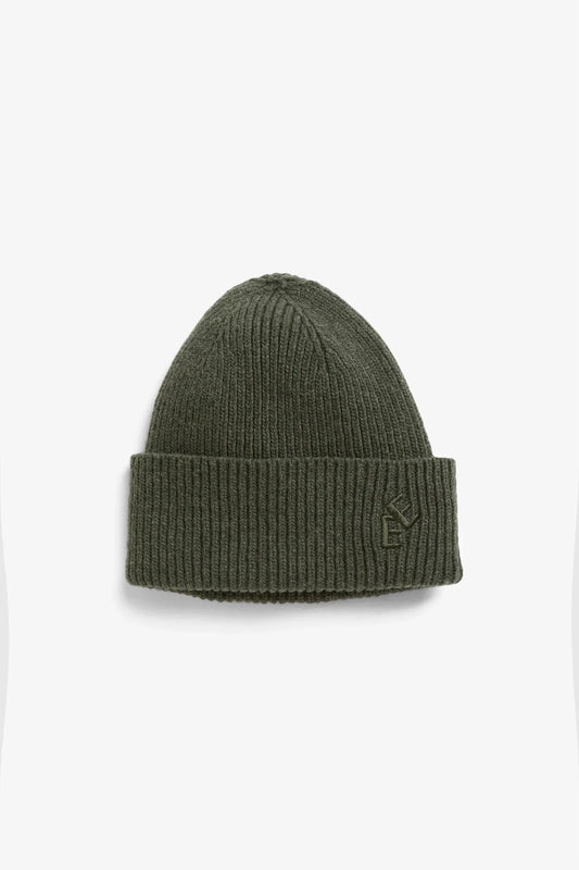 Rib hat herr mössa i mörkgrön stickad design med uppvikt kant