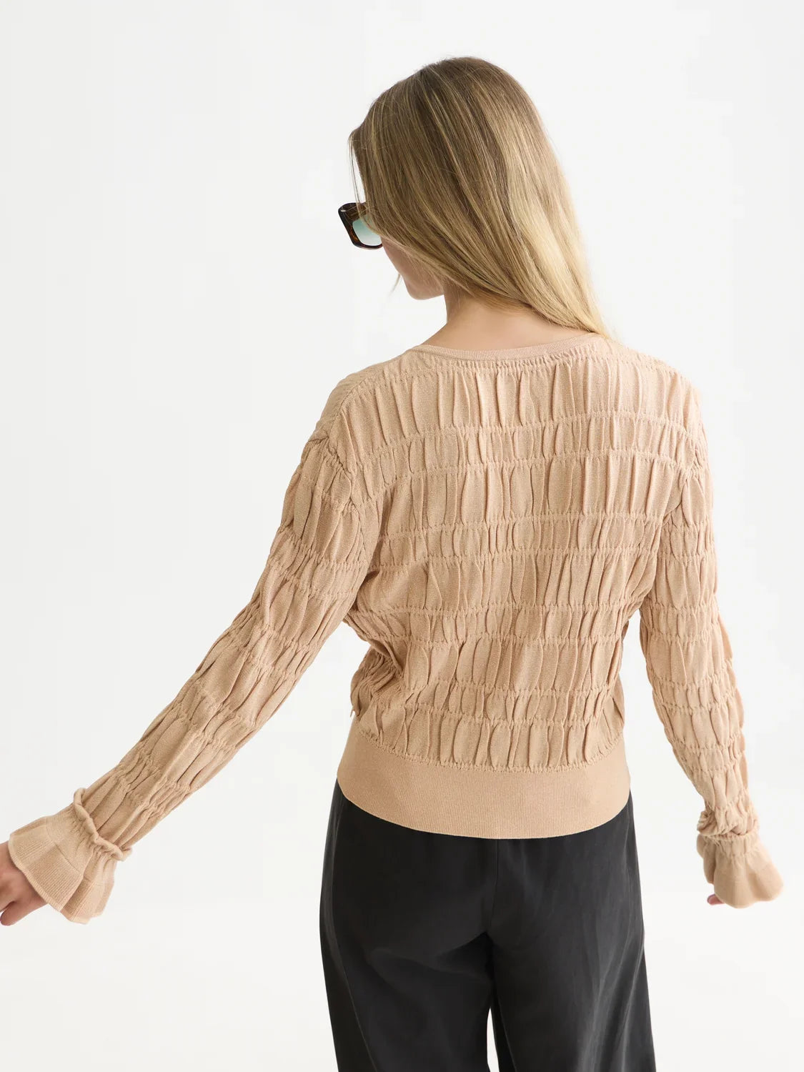 Smock stitch crew neck cardigan - Shifting Sand – bild 3