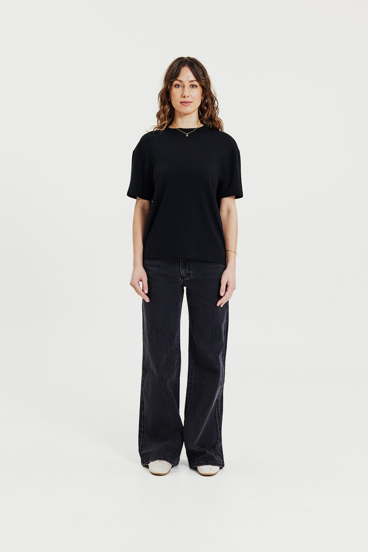 Boxy t-shirt i viskosjersey - Svart – baksida