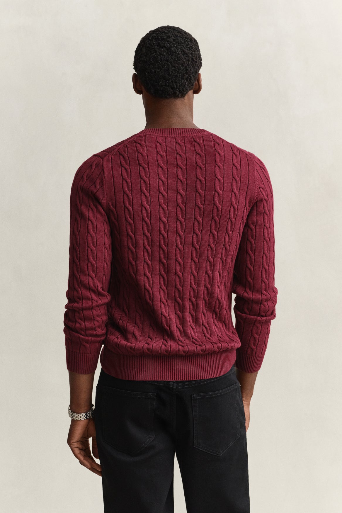 Cotton Cable C-Neck - 676 Deep Grape Wine – modell bak