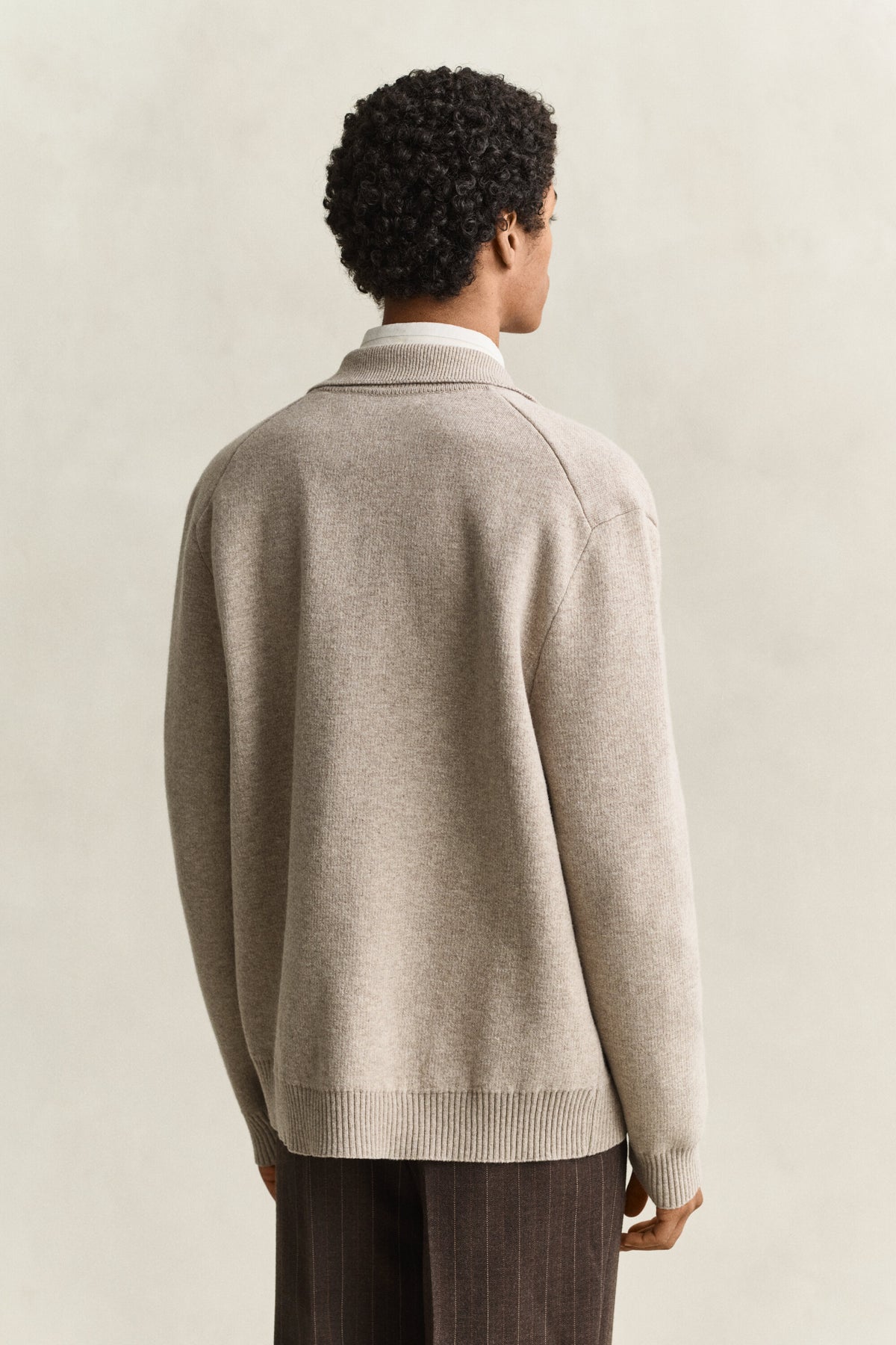 Double Knit Overshirt - 295 Dk. Sand Melange – modell bak