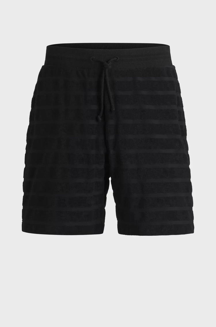Svarta herrshorts med diskret randigt mönster och dragsko i midjan, mot vit bakgrund.