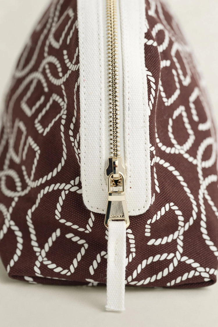 AOP CANVAS WASHBAG - FRESH SOIL