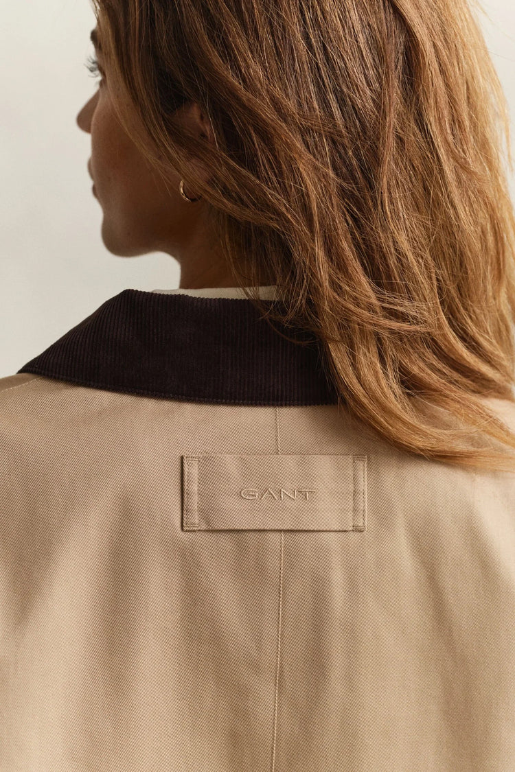 Gant beige trenchcoat med mörkbrun krage herr