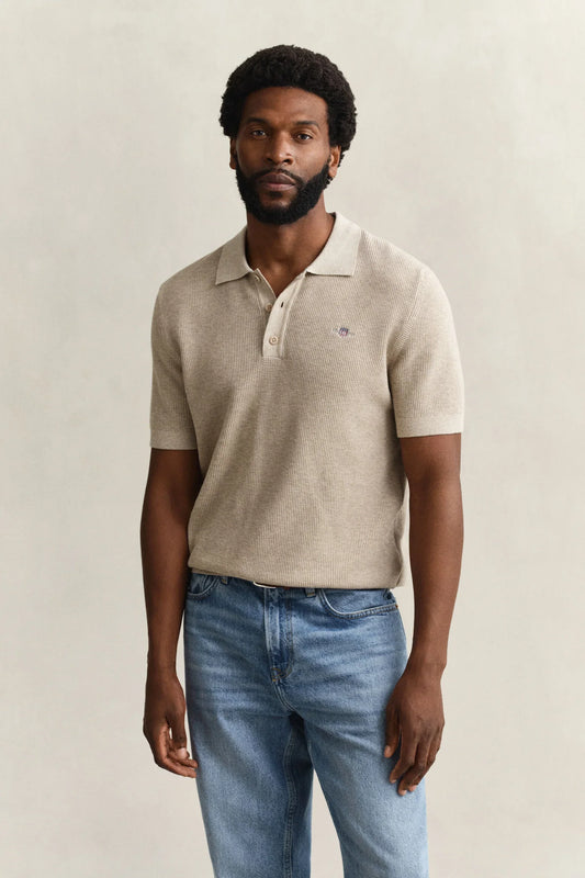 Beige pikétröja herr kort ärm bomull, blå jeans herr