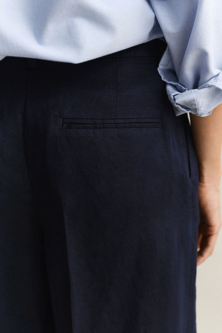 TAILORED LINEN BLEND SHORTS - EVENING BLUE